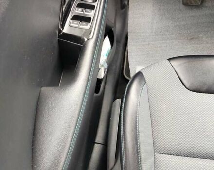 Білий Кіа Niro, об'ємом двигуна 0 л та пробігом 75 тис. км за 19700 $, фото 16 на Automoto.ua