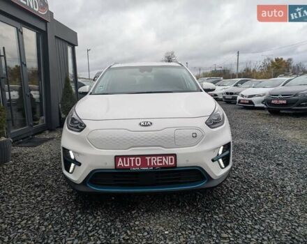 Білий Кіа Niro, об'ємом двигуна 0 л та пробігом 50 тис. км за 17300 $, фото 6 на Automoto.ua