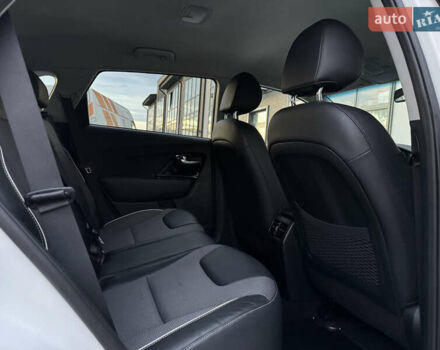 Білий Кіа Niro, об'ємом двигуна 0 л та пробігом 114 тис. км за 17500 $, фото 47 на Automoto.ua