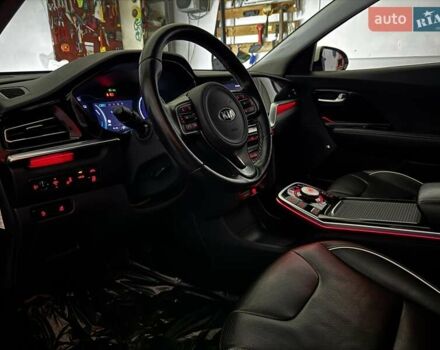 Белый Киа Niro, объемом двигателя 0 л и пробегом 160 тыс. км за 19400 $, фото 59 на Automoto.ua