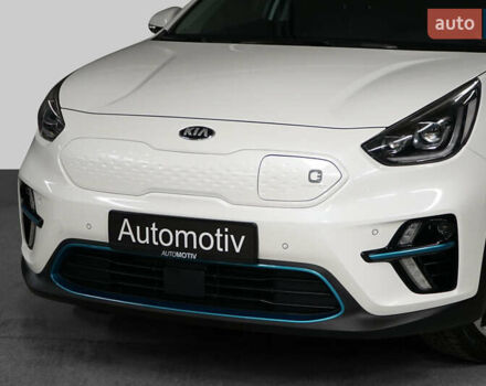 Киа Niro 2021 в Киеве на Automoto.ua Белый Киа Niro, объемом двигателя 0 л и пробегом 52 тыс. км за 18200 $, фото 1 на Automoto.ua