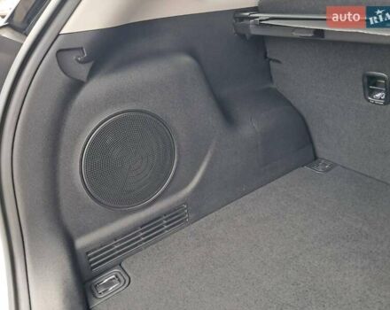 Белый Киа Niro, объемом двигателя 0 л и пробегом 90 тыс. км за 20850 $, фото 26 на Automoto.ua
