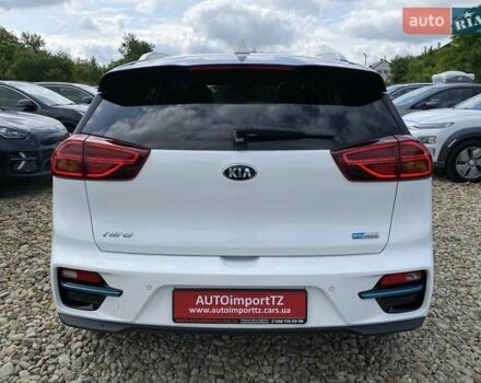 Білий Кіа Niro, об'ємом двигуна 0 л та пробігом 77 тис. км за 21900 $, фото 16 на Automoto.ua