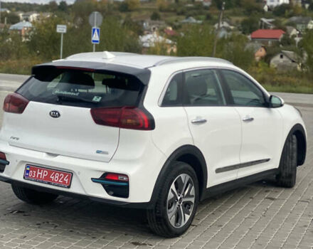 Белый Киа Niro, объемом двигателя 0 л и пробегом 120 тыс. км за 17700 $, фото 3 на Automoto.ua