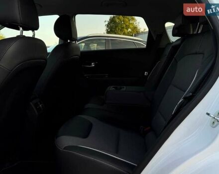 Білий Кіа Niro, об'ємом двигуна 0 л та пробігом 59 тис. км за 23800 $, фото 60 на Automoto.ua