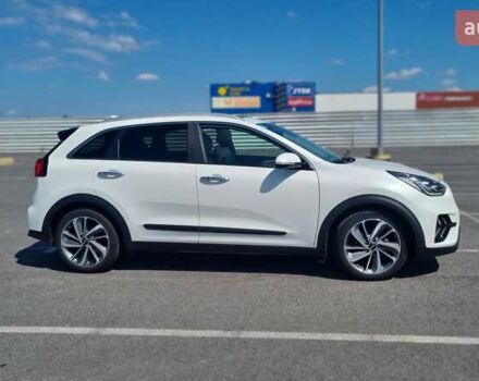 Білий Кіа Niro, об'ємом двигуна 1.6 л та пробігом 40 тис. км за 26000 $, фото 2 на Automoto.ua