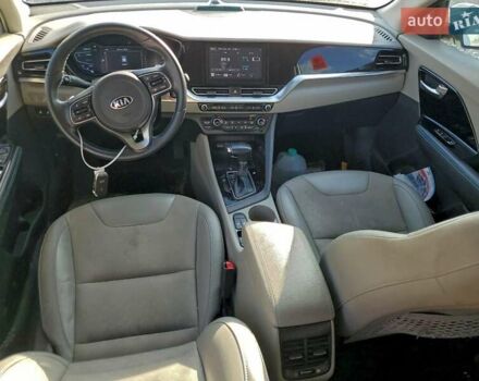 Белый Киа Niro, объемом двигателя 1.6 л и пробегом 58 тыс. км за 4500 $, фото 7 на Automoto.ua