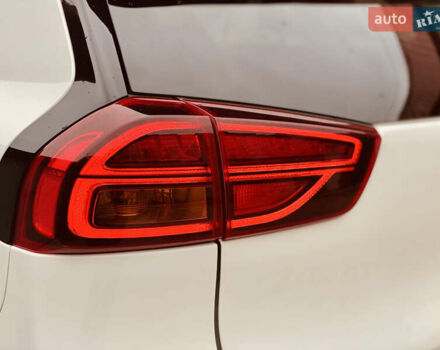 Белый Киа Niro, объемом двигателя 0 л и пробегом 164 тыс. км за 17750 $, фото 24 на Automoto.ua