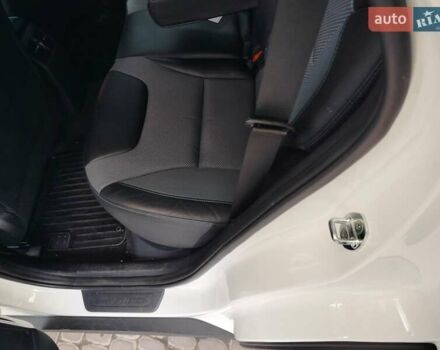 Білий Кіа Niro, об'ємом двигуна 0 л та пробігом 75 тис. км за 19700 $, фото 11 на Automoto.ua