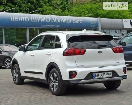 Білий Кіа Niro, об'ємом двигуна 1.58 л та пробігом 18 тис. км за 28900 $, фото 6 на Automoto.ua