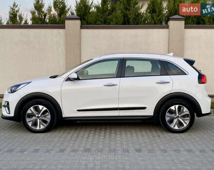 Білий Кіа Niro, об'ємом двигуна 0 л та пробігом 68 тис. км за 20750 $, фото 6 на Automoto.ua
