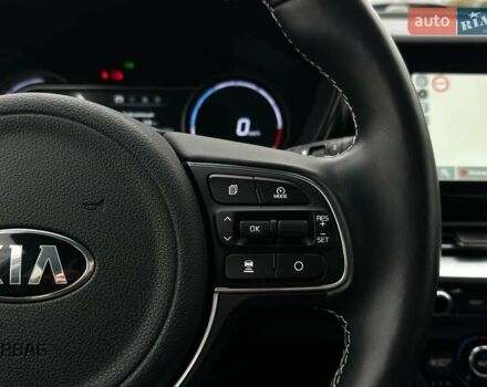Білий Кіа Niro, об'ємом двигуна 0 л та пробігом 62 тис. км за 24500 $, фото 9 на Automoto.ua