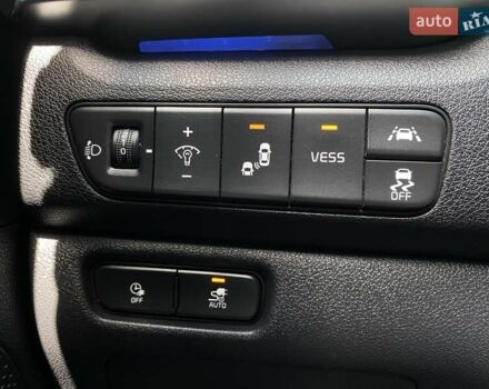 Білий Кіа Niro, об'ємом двигуна 0 л та пробігом 77 тис. км за 21900 $, фото 7 на Automoto.ua