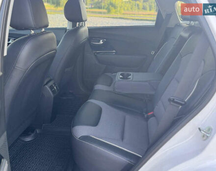 Белый Киа Niro, объемом двигателя 0 л и пробегом 112 тыс. км за 19800 $, фото 9 на Automoto.ua