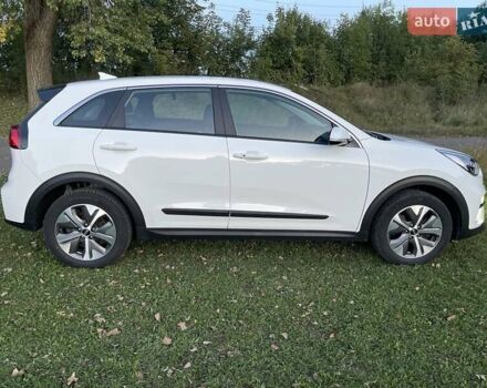 Белый Киа Niro, объемом двигателя 0 л и пробегом 95 тыс. км за 16500 $, фото 18 на Automoto.ua