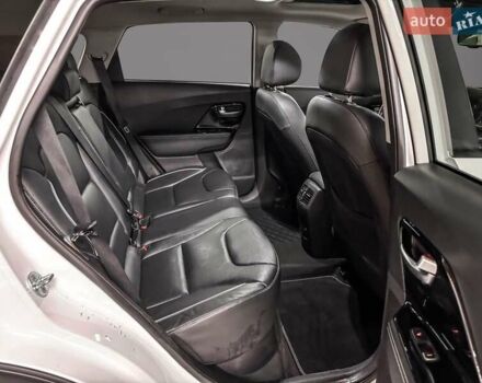 Белый Киа Niro, объемом двигателя 0 л и пробегом 129 тыс. км за 20032 $, фото 24 на Automoto.ua