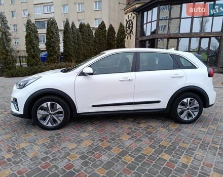 Белый Киа Niro, объемом двигателя 0 л и пробегом 34 тыс. км за 19999 $, фото 4 на Automoto.ua