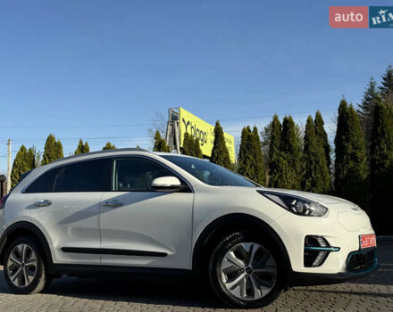 Белый Киа Niro, объемом двигателя 0 л и пробегом 115 тыс. км за 18900 $, фото 9 на Automoto.ua