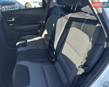 Білий Кіа Niro, об'ємом двигуна 0 л та пробігом 44 тис. км за 23900 $, фото 7 на Automoto.ua