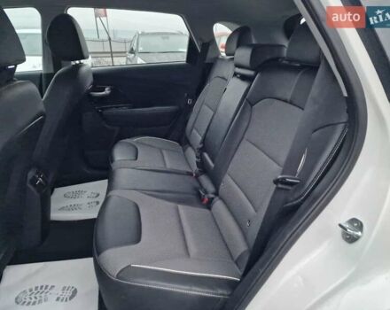 Білий Кіа Niro, об'ємом двигуна 0 л та пробігом 107 тис. км за 20600 $, фото 34 на Automoto.ua