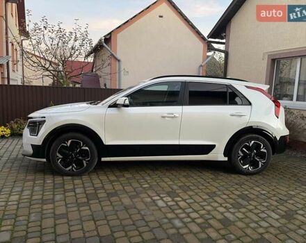 Білий Кіа Niro, об'ємом двигуна 0 л та пробігом 90 тис. км за 25300 $, фото 4 на Automoto.ua