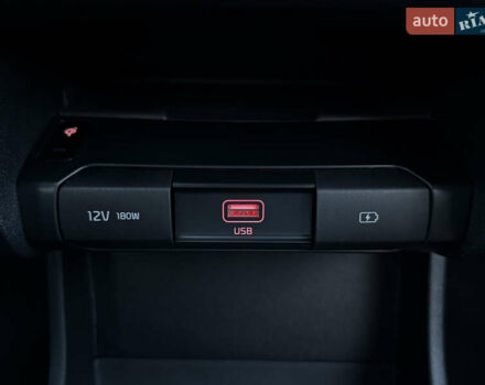 Білий Кіа Niro, об'ємом двигуна 0 л та пробігом 44 тис. км за 24500 $, фото 77 на Automoto.ua