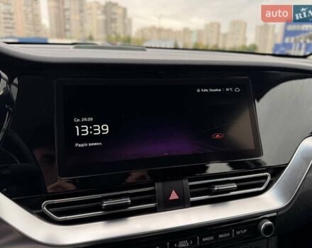 Білий Кіа Niro, об'ємом двигуна 0 л та пробігом 136 тис. км за 20500 $, фото 19 на Automoto.ua