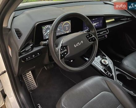 Білий Кіа Niro, об'ємом двигуна 0 л та пробігом 90 тис. км за 25300 $, фото 27 на Automoto.ua