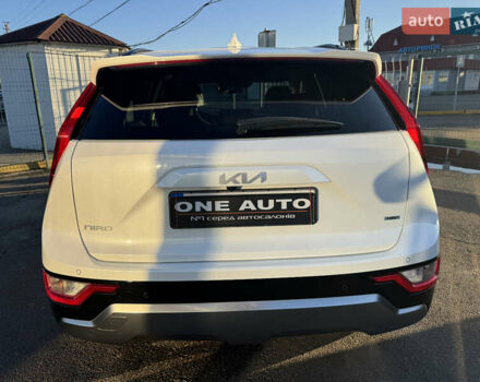 Білий Кіа Niro, об'ємом двигуна 1.58 л та пробігом 61 тис. км за 25990 $, фото 4 на Automoto.ua