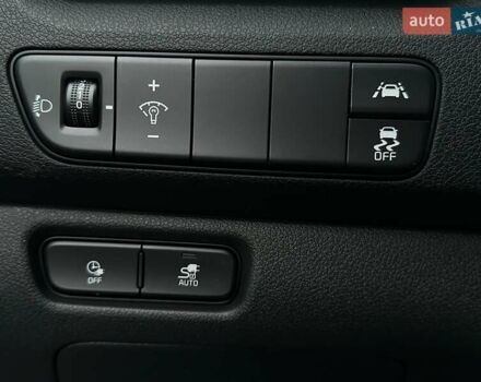 Белый Киа Niro, объемом двигателя 0 л и пробегом 31 тыс. км за 24900 $, фото 3 на Automoto.ua