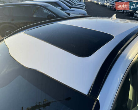 Білий Кіа Niro, об'ємом двигуна 1.58 л та пробігом 61 тис. км за 25990 $, фото 8 на Automoto.ua