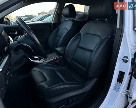 Білий Кіа Niro, об'ємом двигуна 0 л та пробігом 59 тис. км за 24900 $, фото 2 на Automoto.ua