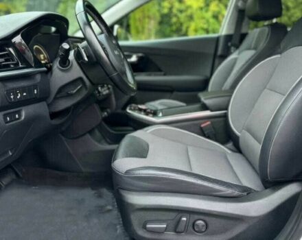 Белый Киа Niro, объемом двигателя 0 л и пробегом 28 тыс. км за 7800 $, фото 9 на Automoto.ua