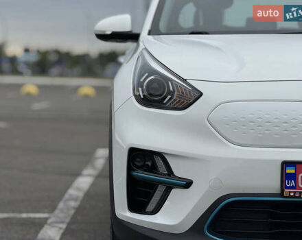 Білий Кіа Niro, об'ємом двигуна 0 л та пробігом 136 тис. км за 20500 $, фото 7 на Automoto.ua