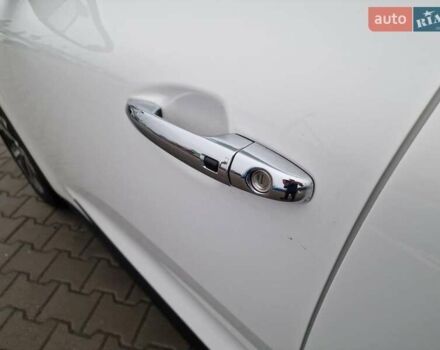 Білий Кіа Niro, об'ємом двигуна 0 л та пробігом 107 тис. км за 20600 $, фото 18 на Automoto.ua