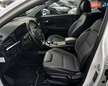 Белый Киа Niro, объемом двигателя 0 л и пробегом 58 тыс. км за 24300 $, фото 31 на Automoto.ua