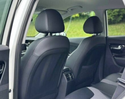Білий Кіа Niro, об'ємом двигуна 0 л та пробігом 10 тис. км за 17000 $, фото 10 на Automoto.ua