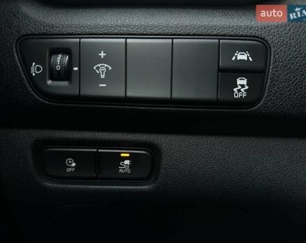 Белый Киа Niro, объемом двигателя 0 л и пробегом 52 тыс. км за 24300 $, фото 4 на Automoto.ua