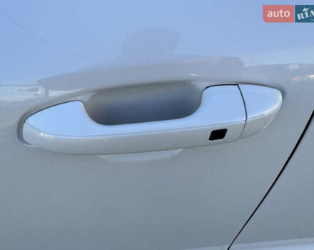 Білий Кіа Niro, об'ємом двигуна 1.58 л та пробігом 61 тис. км за 25990 $, фото 12 на Automoto.ua