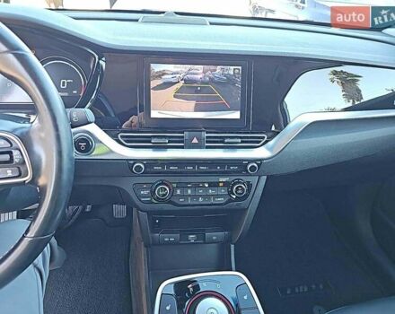 Білий Кіа Niro, об'ємом двигуна 0 л та пробігом 112 тис. км за 13000 $, фото 4 на Automoto.ua