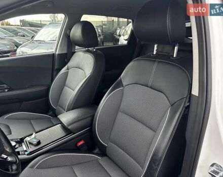 Белый Киа Niro, объемом двигателя 0 л и пробегом 58 тыс. км за 24300 $, фото 27 на Automoto.ua