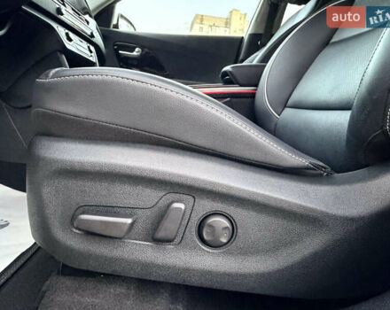 Білий Кіа Niro, об'ємом двигуна 0 л та пробігом 30 тис. км за 24700 $, фото 15 на Automoto.ua