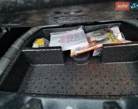 Білий Кіа Niro, об'ємом двигуна 0 л та пробігом 107 тис. км за 20600 $, фото 45 на Automoto.ua