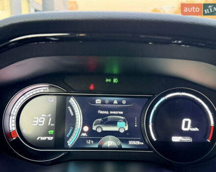 Білий Кіа Niro, об'ємом двигуна 0 л та пробігом 30 тис. км за 24700 $, фото 20 на Automoto.ua