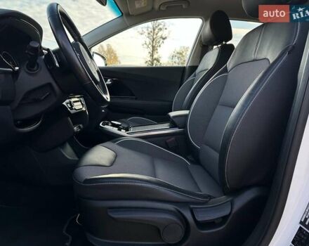 Білий Кіа Niro, об'ємом двигуна 0 л та пробігом 31 тис. км за 24800 $, фото 37 на Automoto.ua