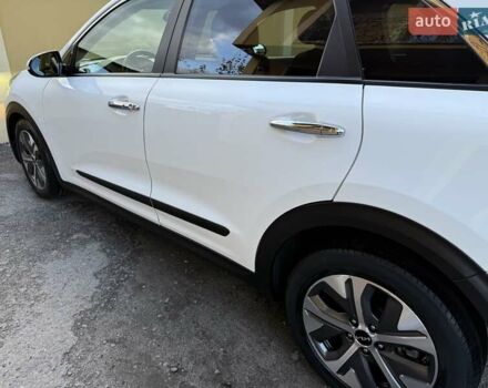 Белый Киа Niro, объемом двигателя 0 л и пробегом 94 тыс. км за 21900 $, фото 41 на Automoto.ua