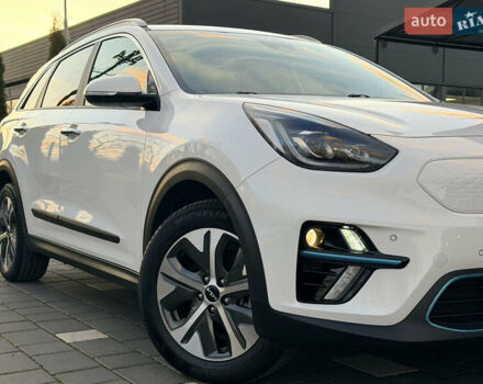 Білий Кіа Niro, об'ємом двигуна 0 л та пробігом 30 тис. км за 24700 $, фото 2 на Automoto.ua