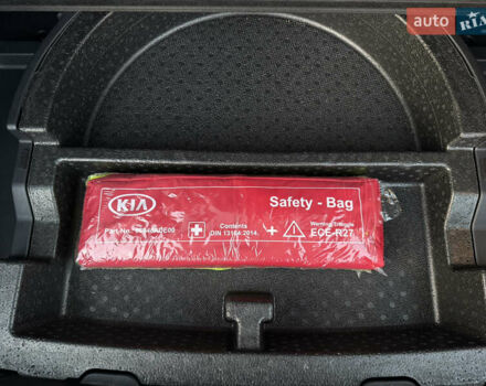 Белый Киа Niro, объемом двигателя 0 л и пробегом 53 тыс. км за 24400 $, фото 81 на Automoto.ua
