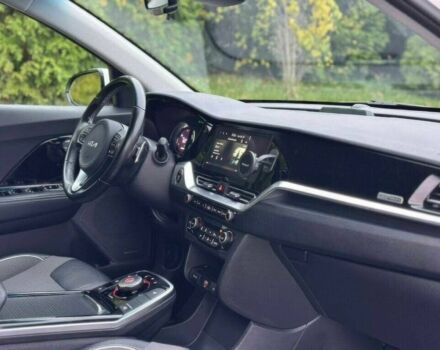 Білий Кіа Niro, об'ємом двигуна 0 л та пробігом 10 тис. км за 17000 $, фото 8 на Automoto.ua