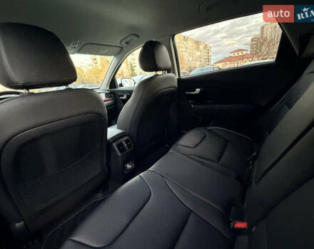 Білий Кіа Niro, об'ємом двигуна 0 л та пробігом 30 тис. км за 24700 $, фото 23 на Automoto.ua